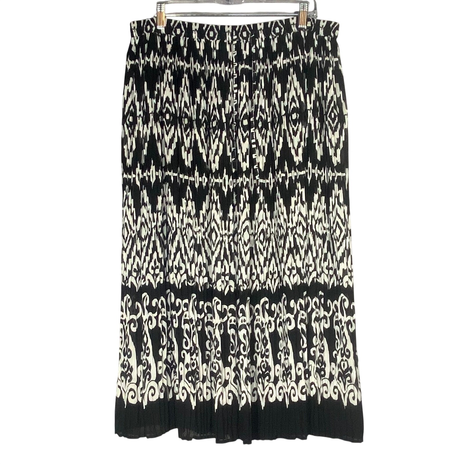Alfred Dunner Women's Black White Pleated Pull On Maxi Skirt Sz 18w Feminine